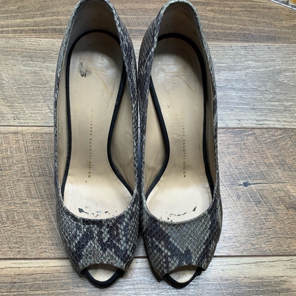 Giuseppe Zanotti Snakeskin Open Toe Animal Print Heels sz 37 - Picture 5 of 8